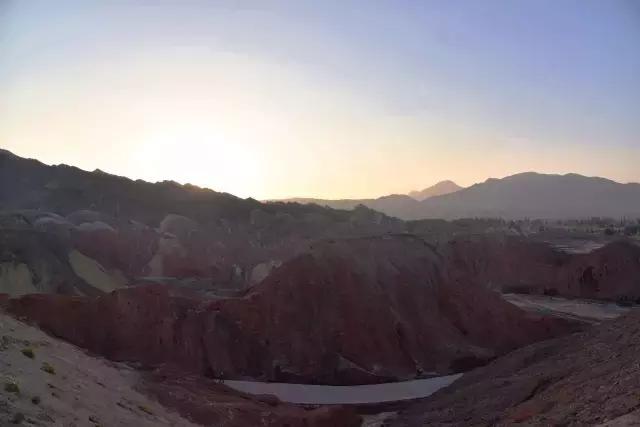 她的美是你无法企及的,她的美是不可方物的美