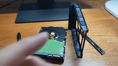 威联通入门nas详细教程,威联通NAS最佳配置教程