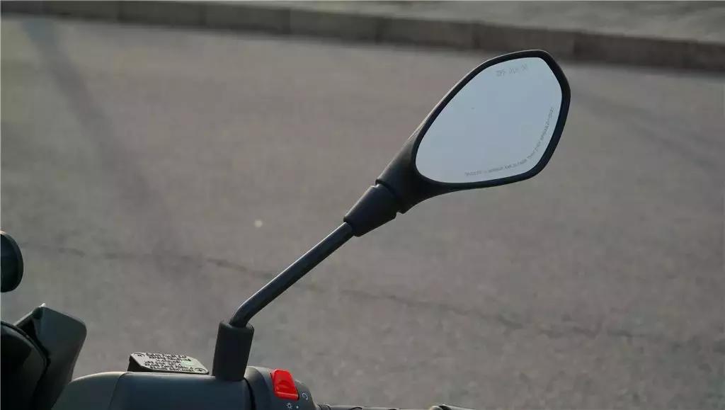 鍜宻rmax300鍚岀骇鐨勮溅,srmax300楠戣鎰熷彈