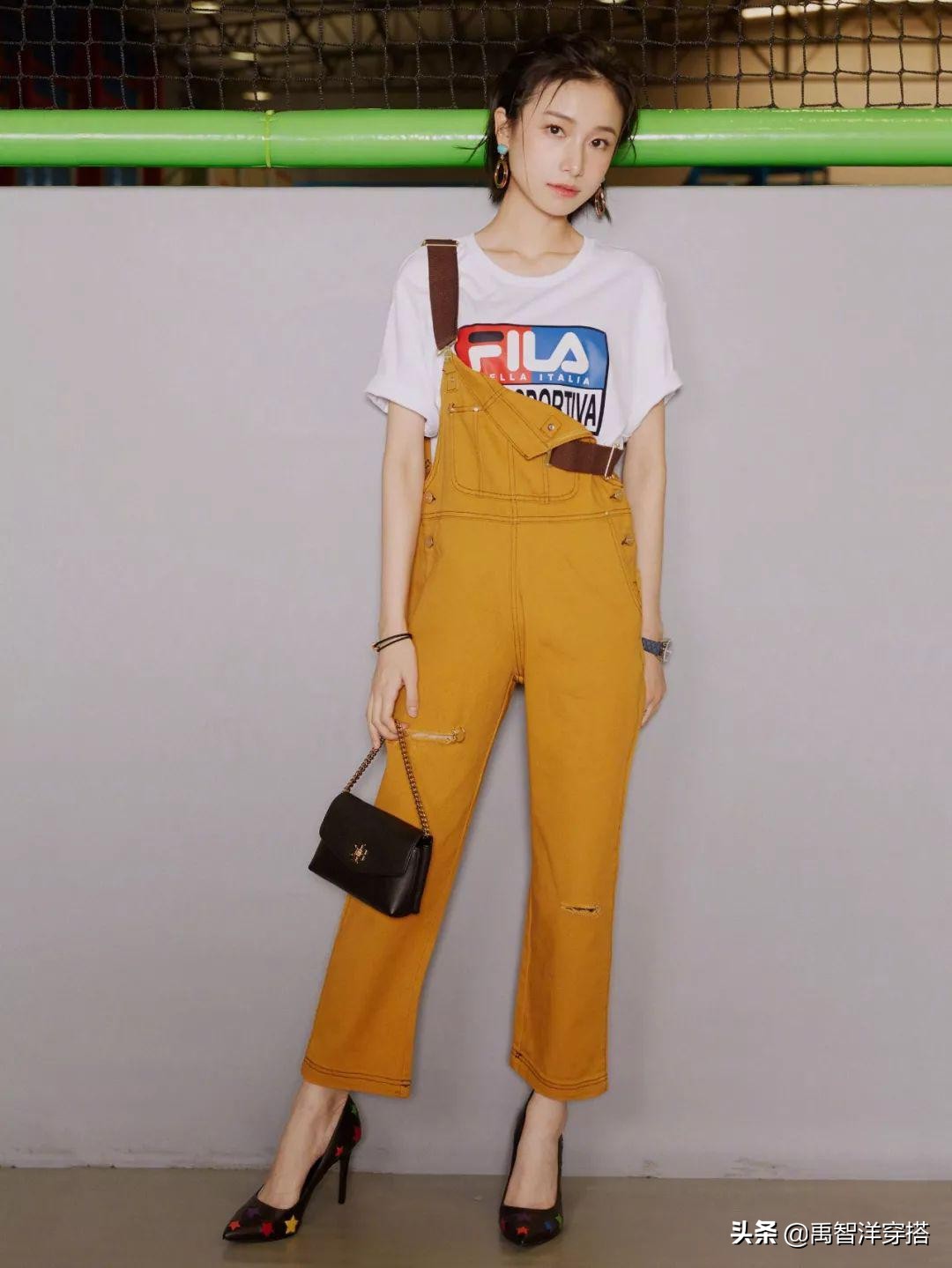 阔腿裤已经out了现在流行初恋裤,还在穿阔腿裤现在流行的是初恋裤