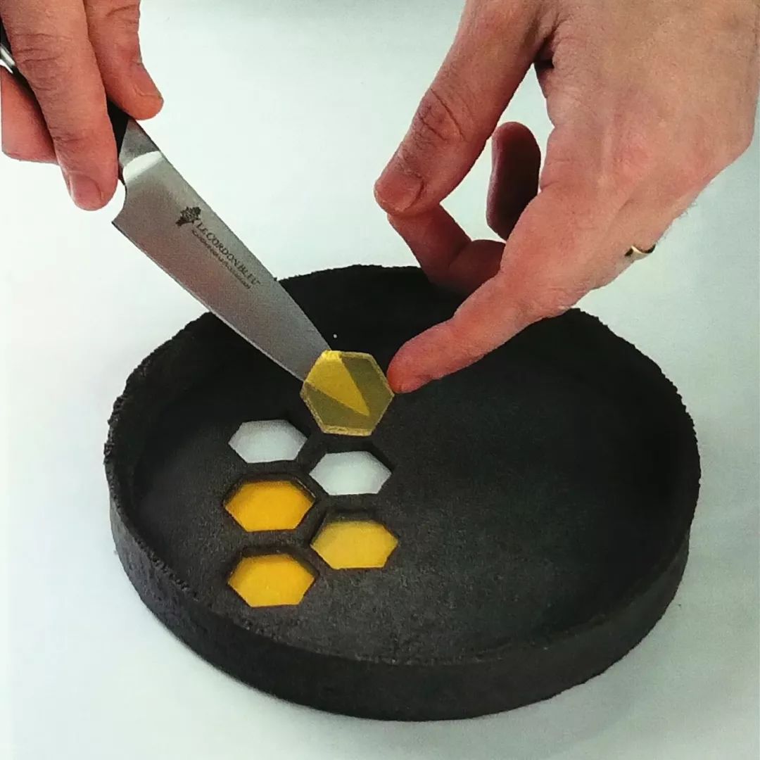 蜂蜜挞——一只小蜜轰，灰到发丛中