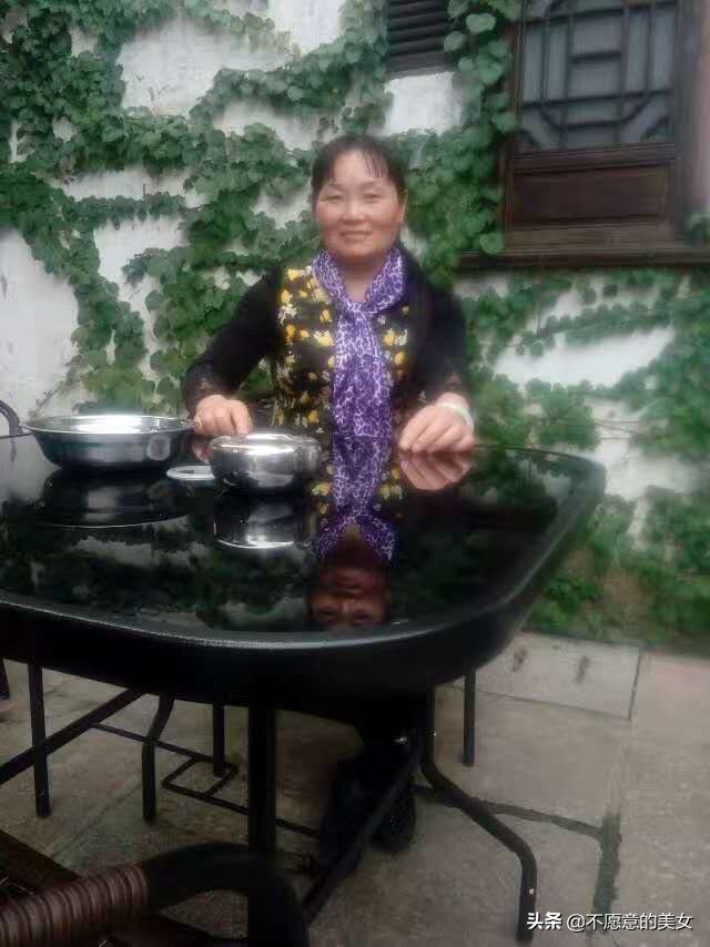 可爱的少妇自拍越来越丰满越来越成熟了