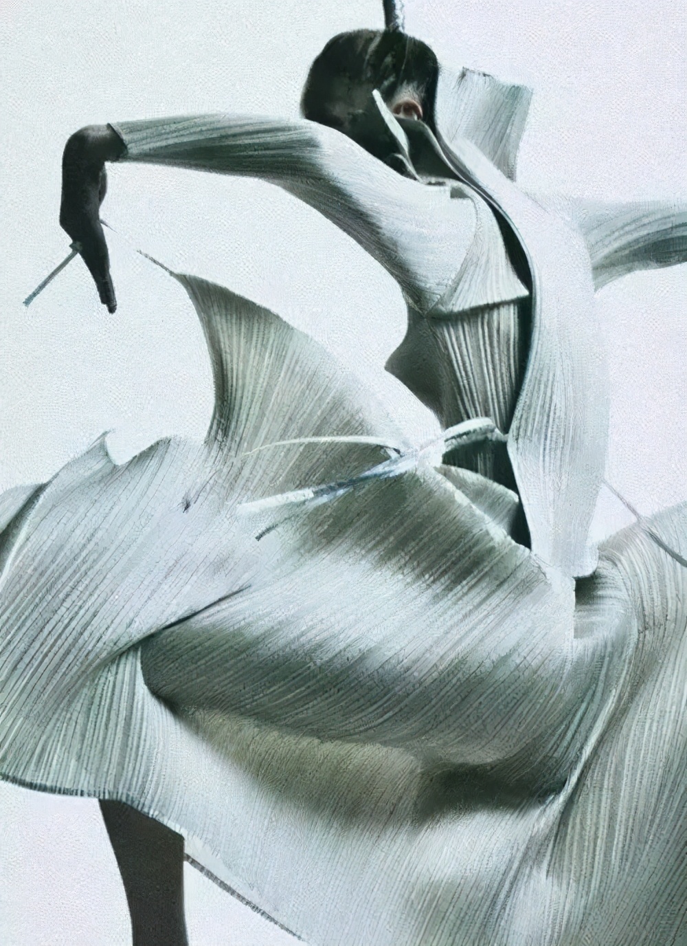 日本著名设计师三宅一生代表作,日本服装设计师三宅一生