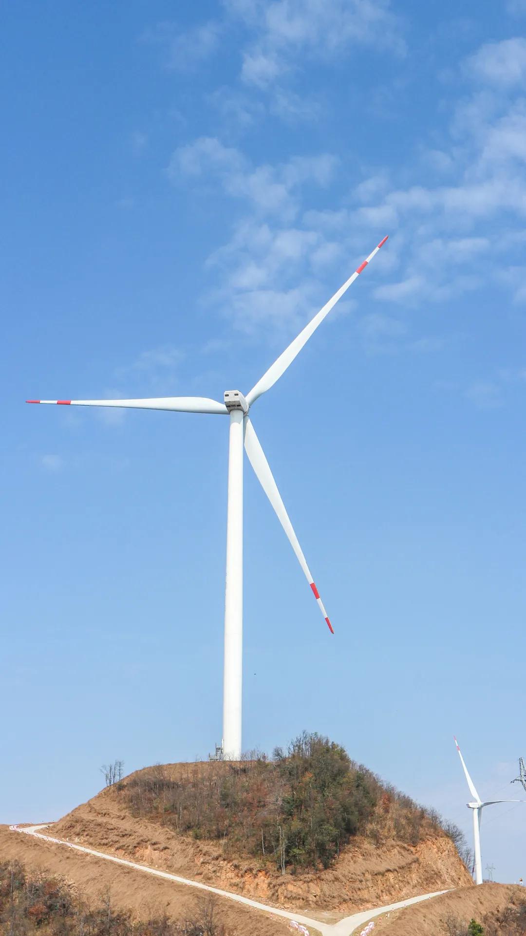太美了拍照圣地,大钟山东岭大风车打卡