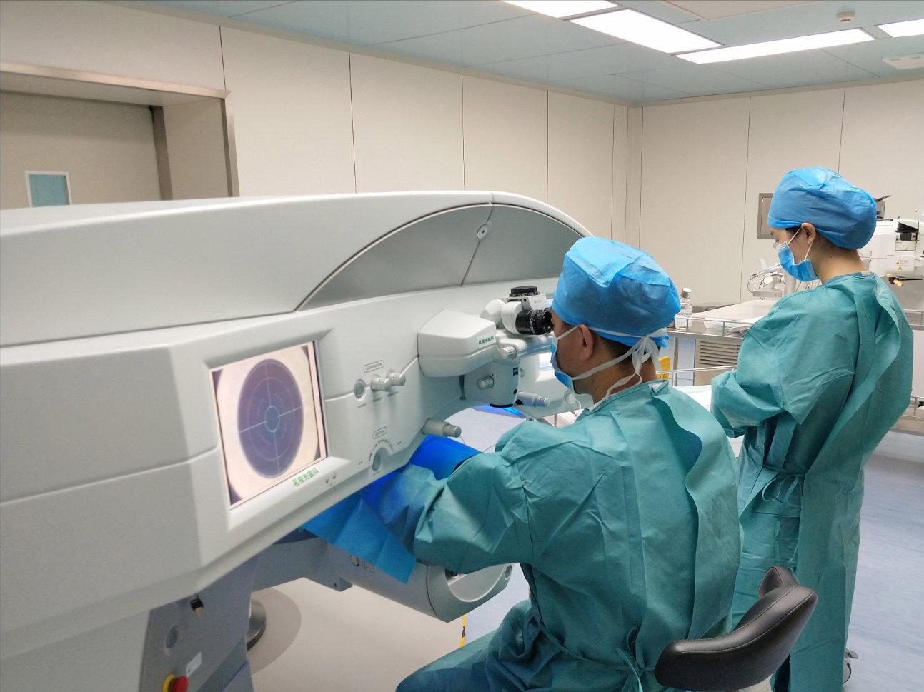 做近视手术是什么体验,近视手术体验