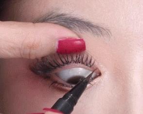 新手一定要看的眼线纹绣正确画法,眼线新手防晕