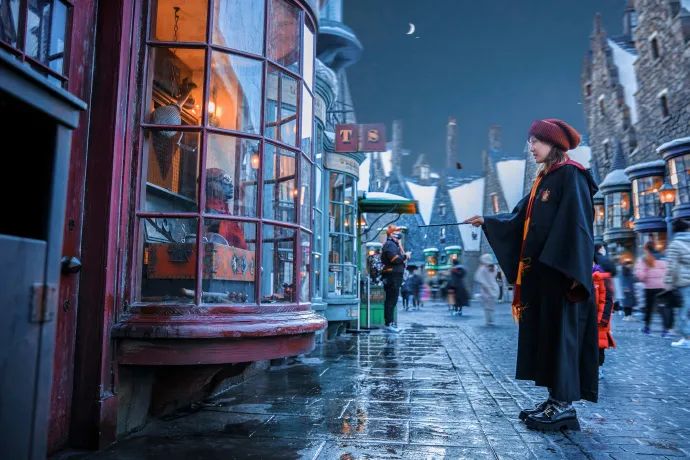 环球压力之下，国内华谊兄弟电影世界等实景娱乐如何出圈