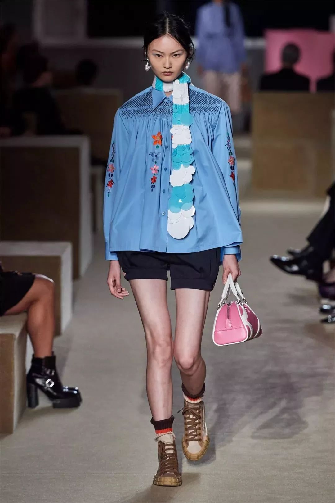 prada2019秋冬女装配色要点,prada2020早春度假系列