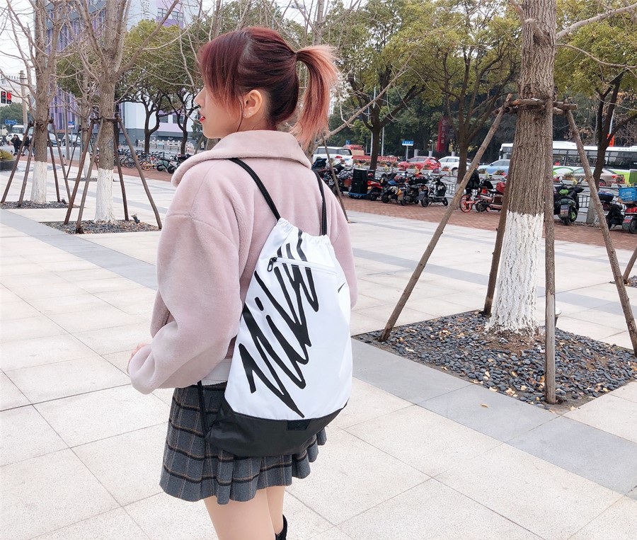 nike运动包格子老款,nike新款抽绳包