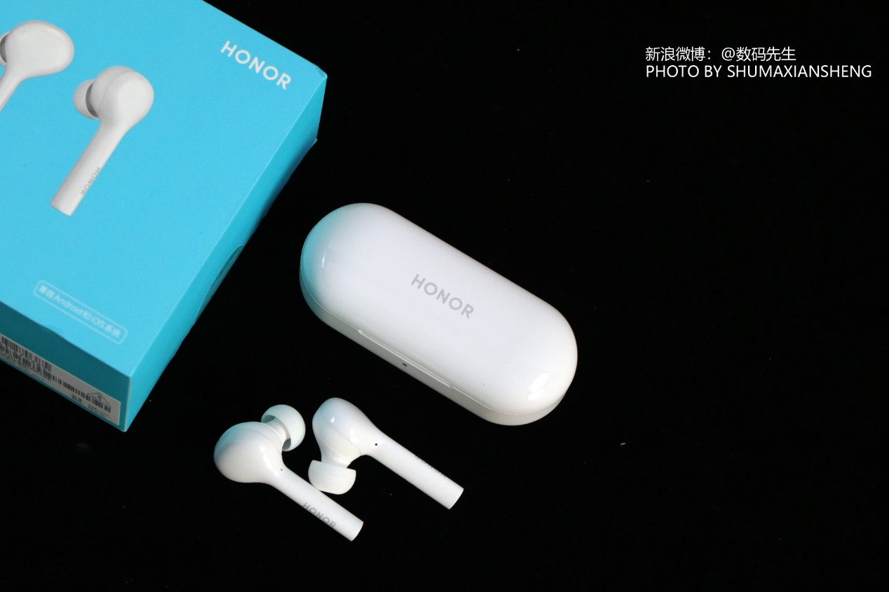 荣耀蓝牙耳机flypods3与青春版,荣耀无线耳机flypods青春版海外