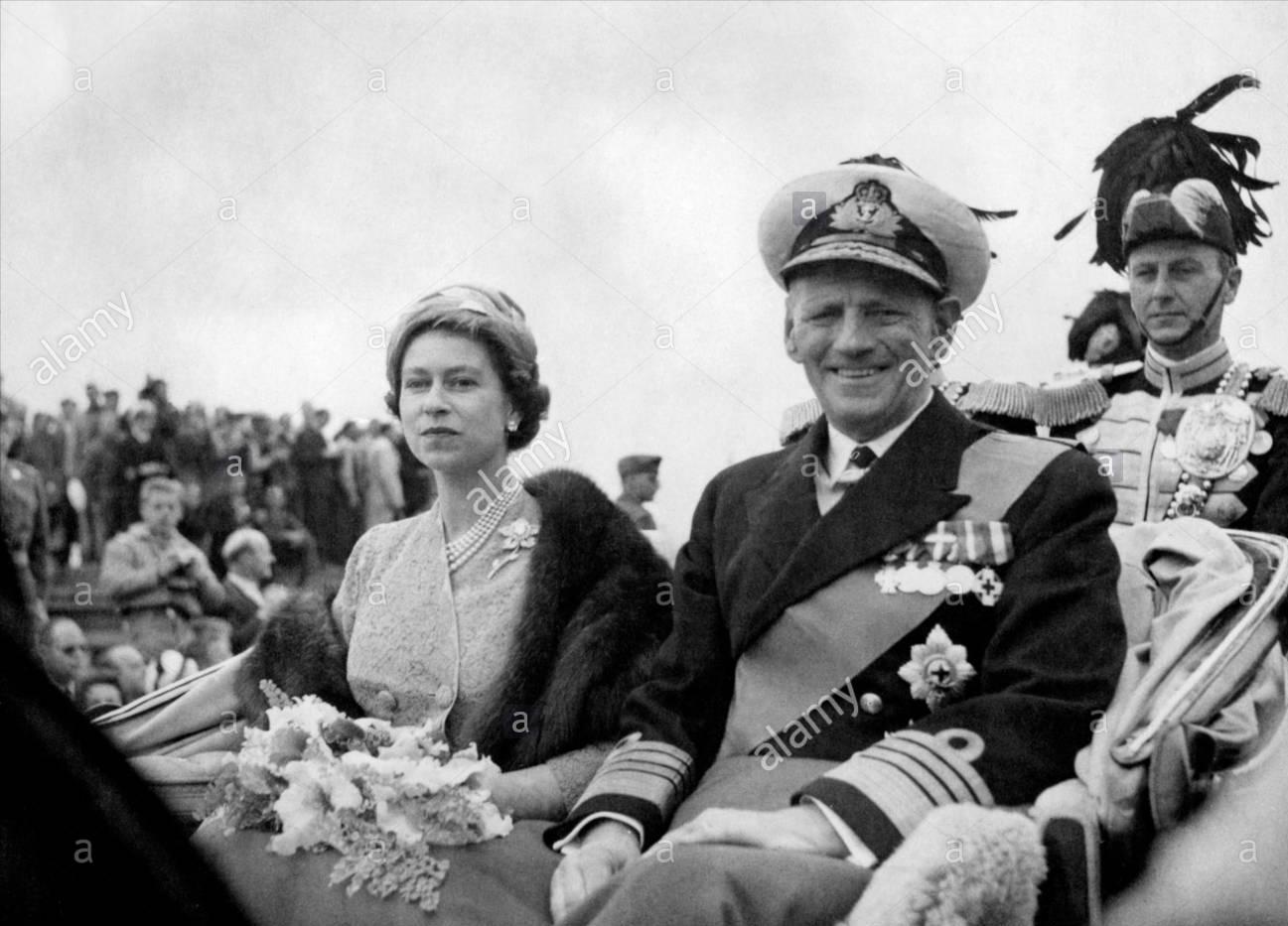 粉红美钻送公主，成全莉莉贝特少女心，女王的这枚花型胸针不简单