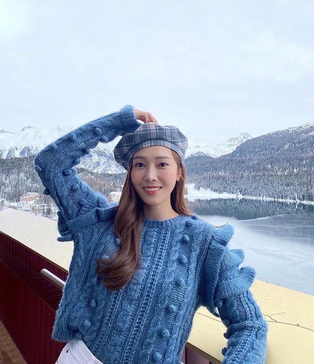 皮肤黑黄的女生穿什么颜色好看,颜值高的女人发色