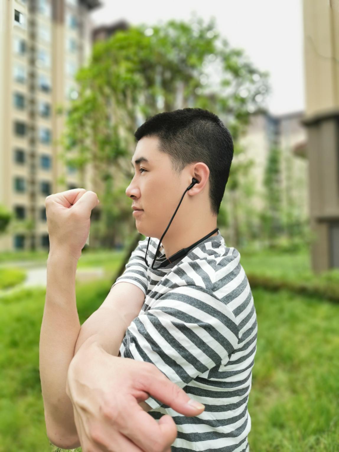 一款适合毕业旅行的耳机上手评测，快充这个功能我很喜欢