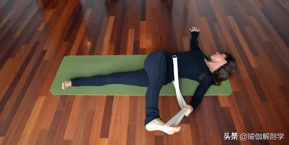 改善假胯宽是练瑜伽还是普拉提,瑜伽怎么练可以瘦胯和大腿