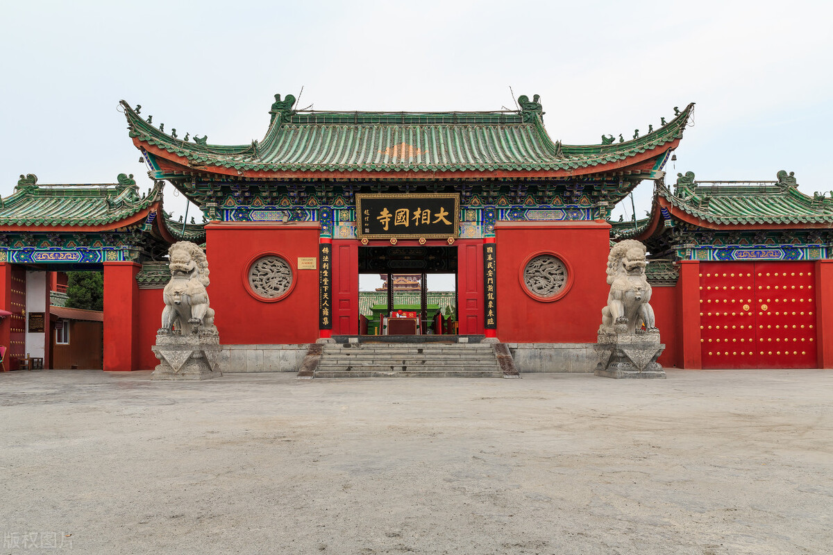 故事:徐延忠夜闯古庙,美貌女子开口就喊相公,究竟是人是妖?