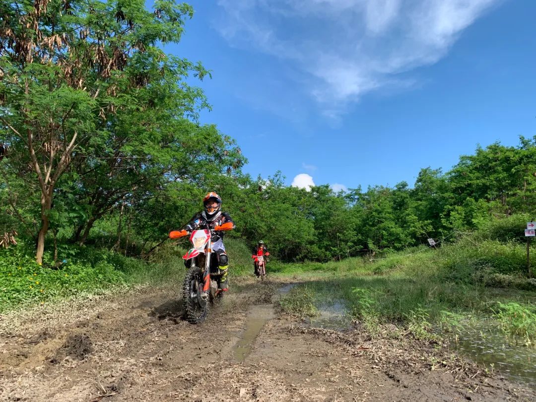 骑越野摩托对身体的好处,摩托越野车乐趣