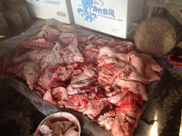 去东北哪里吃杀猪菜最正宗,东北杀猪宴完整
