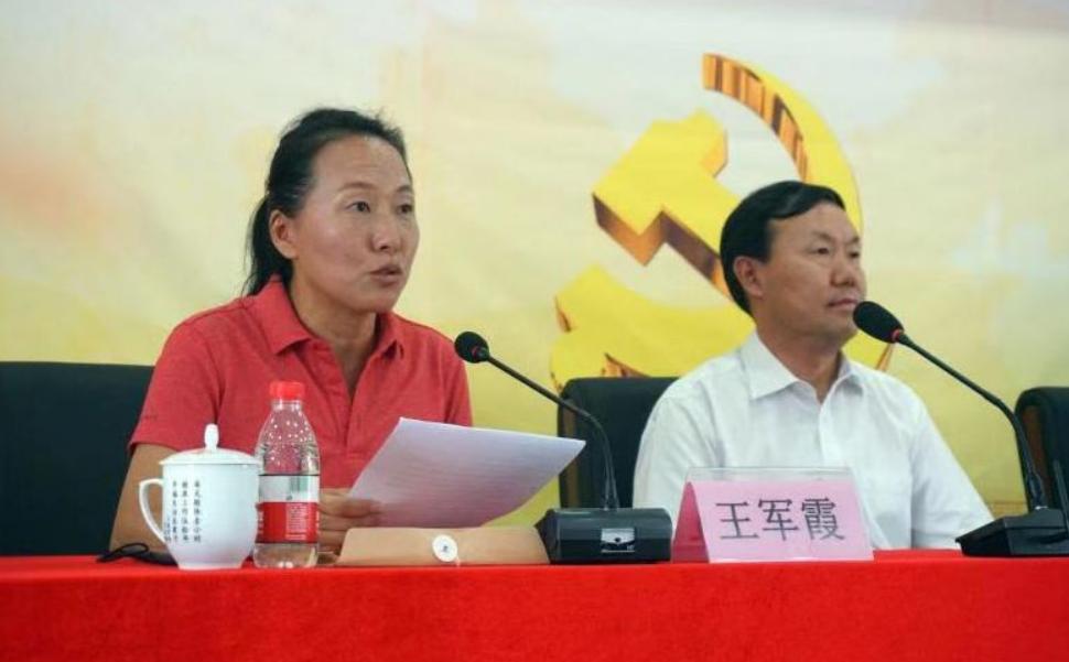 王军霞田径第一人,田径奥运冠军王军霞晒出视频