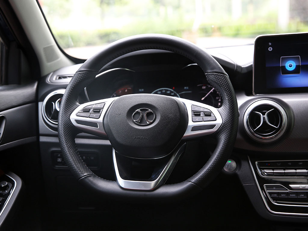 场爷撩车：5.99万起售的SUV如何让5位编辑对它的态度发生大转变？