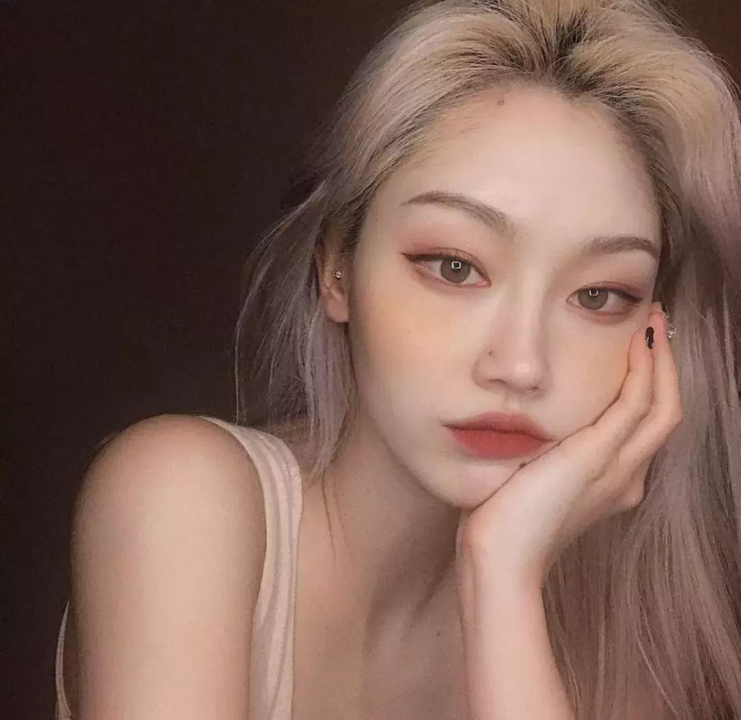 厚嘴唇有多美,厚嘴唇也很好看的女生