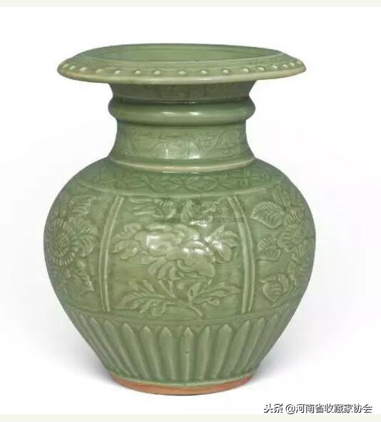 宋代龙泉窑瓷器胎釉鉴定全图片,宋代龙泉窑底足胎釉结合处的特征