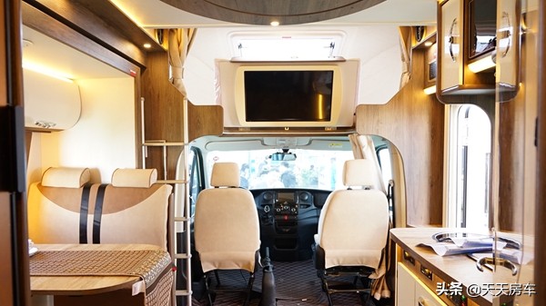 亚特尊领ST型双拓展房车大额头+奢华内饰售59.5万