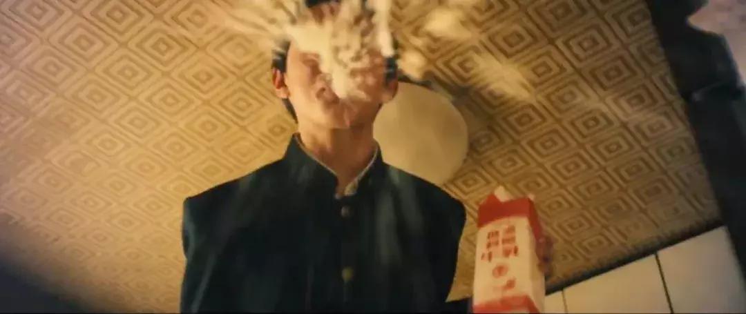 岛国鬼才！就这样，他拍出了年度爆款