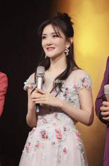 爱情长跑6年，刘烨转身娶外国人，谢娜选择了不如自己的张杰