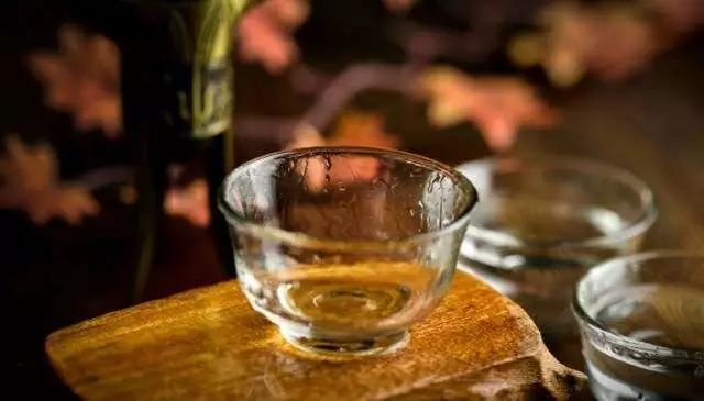 「借花辨酒」是泡沫还是花酒花的两副模样