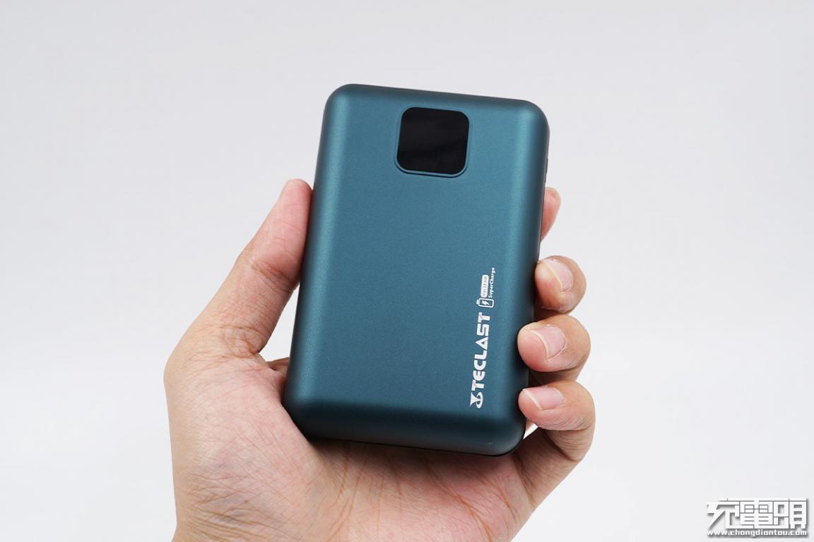 台电充电宝20000毫安快充,台电20000毫安22.5瓦充电宝评测