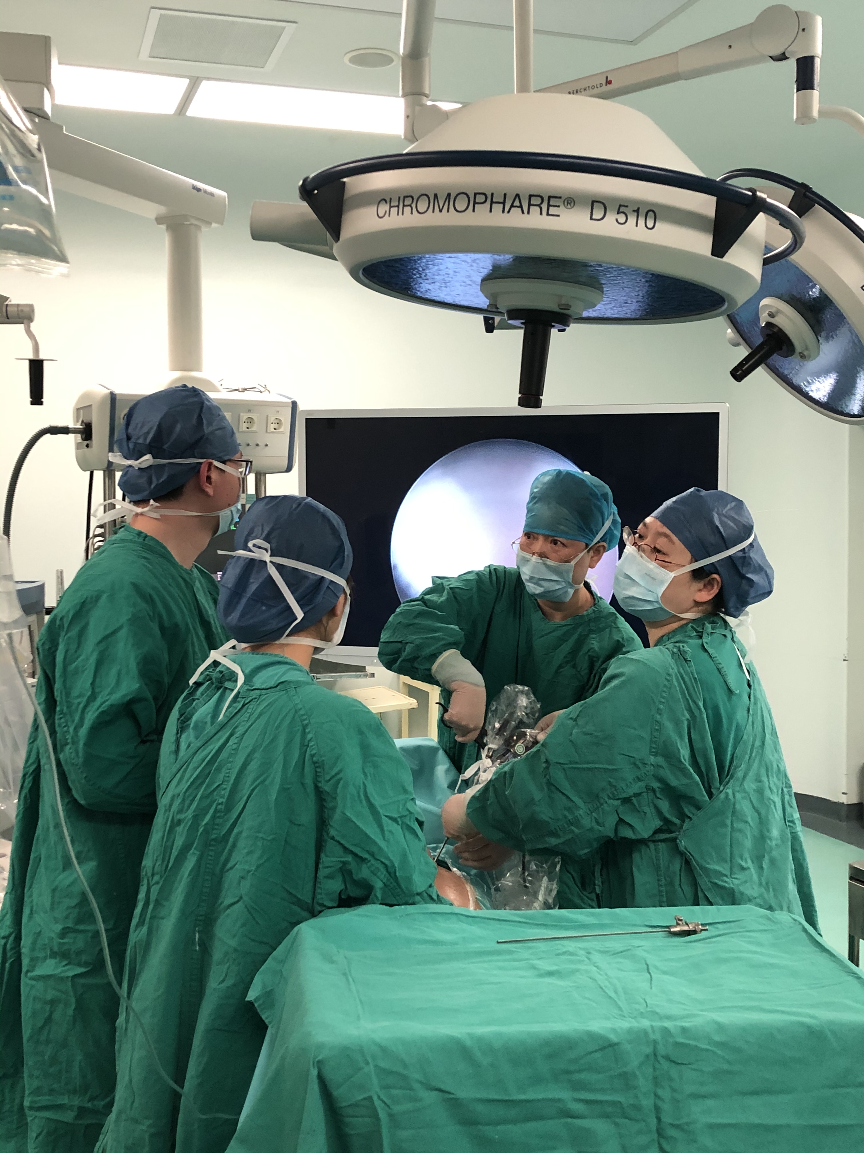 双胞胎大小相差一周怎么调养,双胞胎b超显示一大一小怎么办