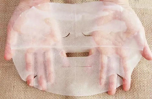 经国药监局认证的提亮淡斑面膜，成分硬核，一点不比洋货差