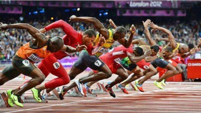 球王马拉多纳心脏骤停去世,马拉多纳因心脏骤停离世