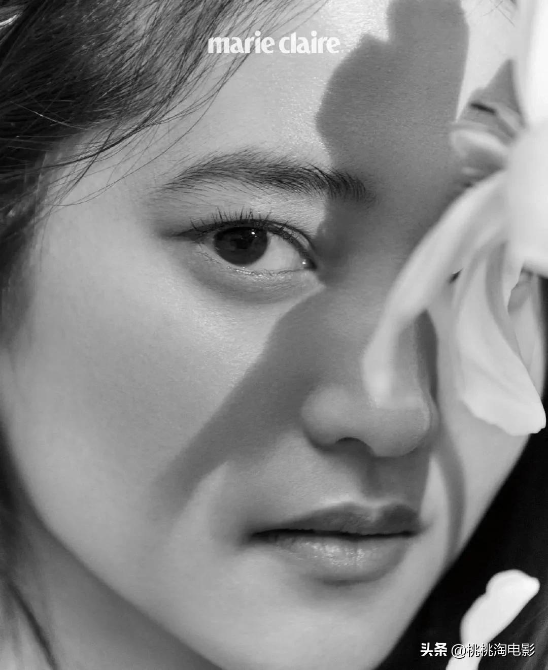 金泰梨杂志写真图文,女星金泰梨穿圣诞小鹿装跳舞