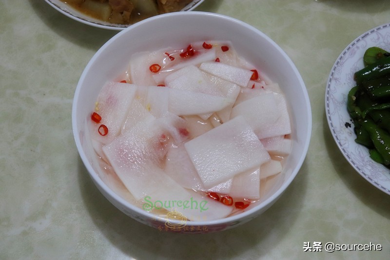 婆婆一天给儿媳做7顿饭,婆婆做的一家五口晚餐四菜