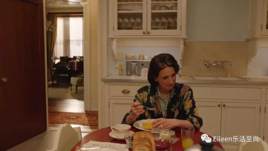 弃出轨前夫再惹桃花，纽约名媛离婚爆红，5000套美裙包裹励志大戏