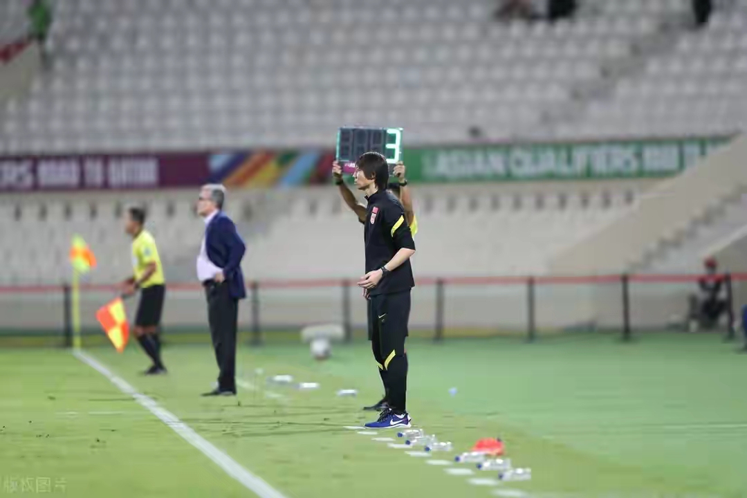 李铁冲超成功被举起来,李铁为球迷带来的好消息