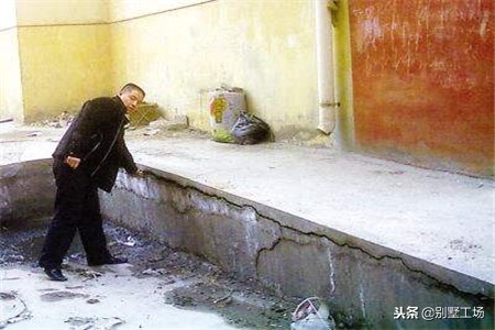 地基下沉多少年后才不会继续下沉,自建房地基下沉有什么症状