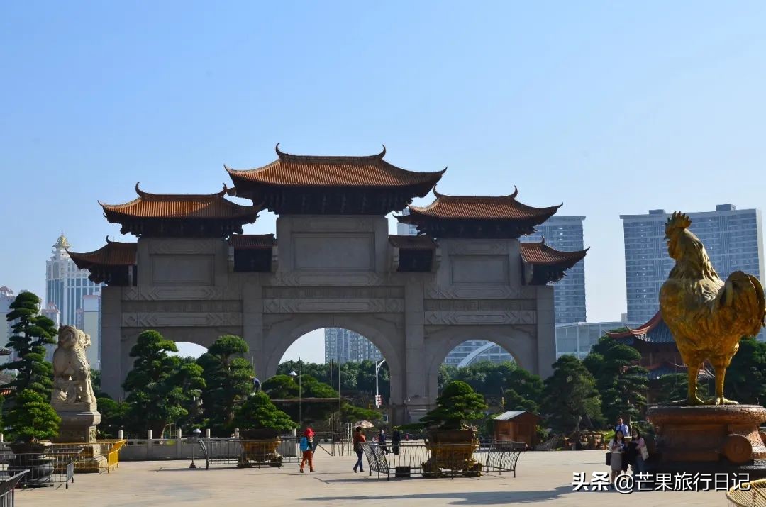 广西“布达拉宫”,据说台湾富商花30亿,用8000工人才建成