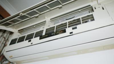 空调尘满,修理清洗空调