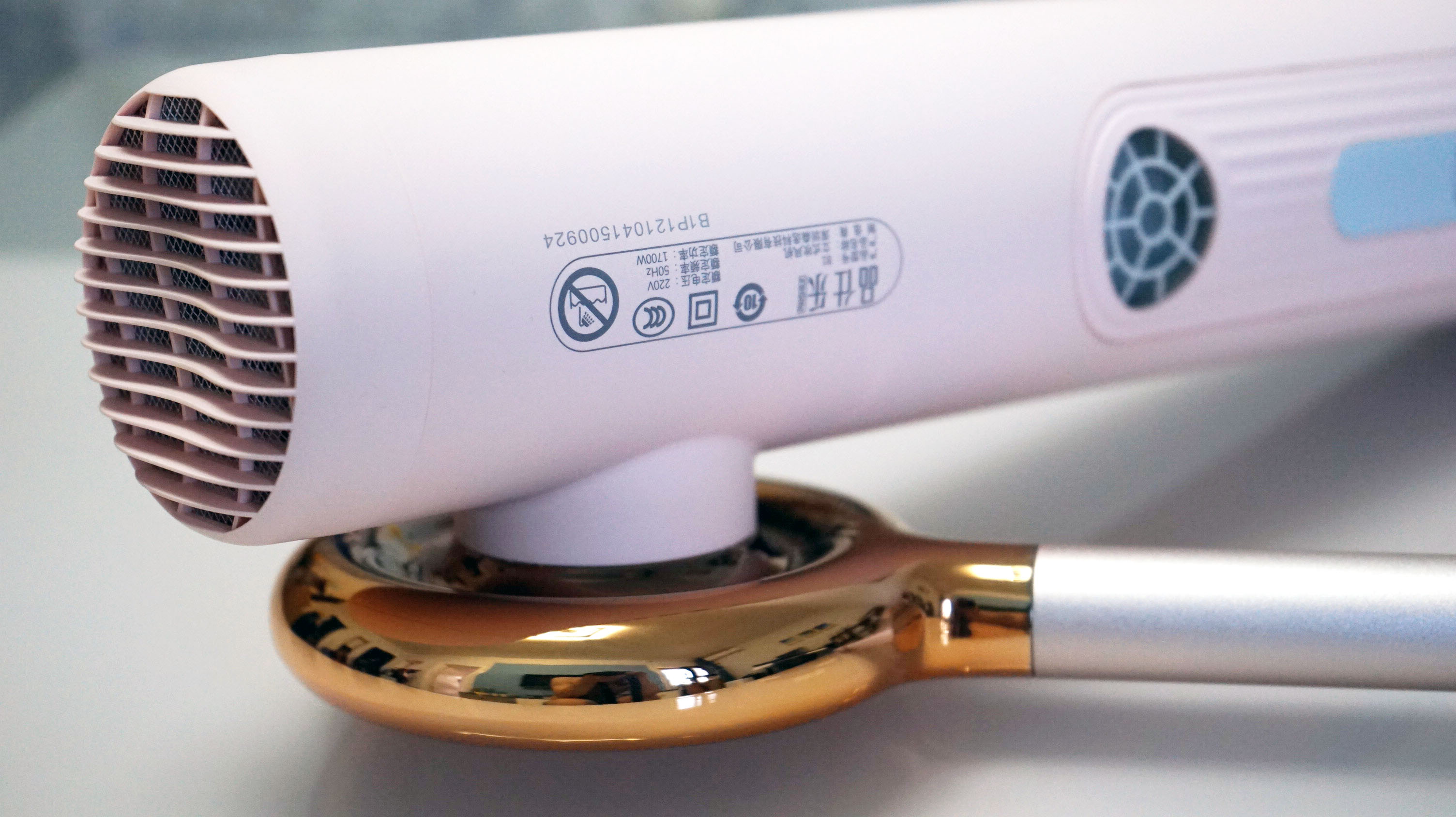 比戴森高档很多的吹风机,比戴森性价比高的电吹风