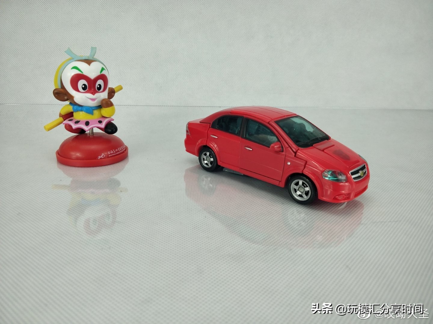 变形金刚g1图片,变形金刚绿色跑车雪佛兰