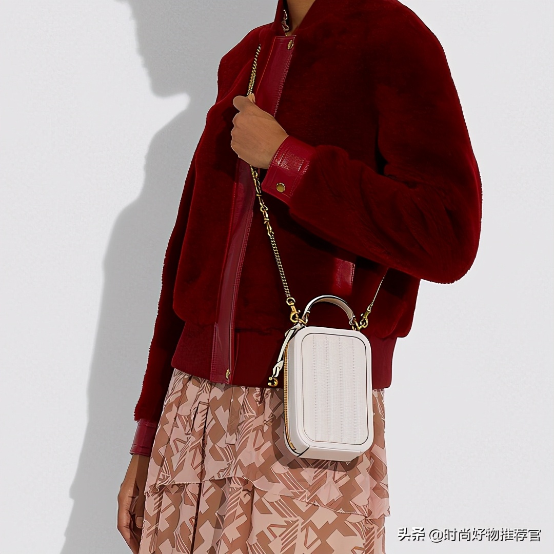 一周包包不重样,celine腋下托特包