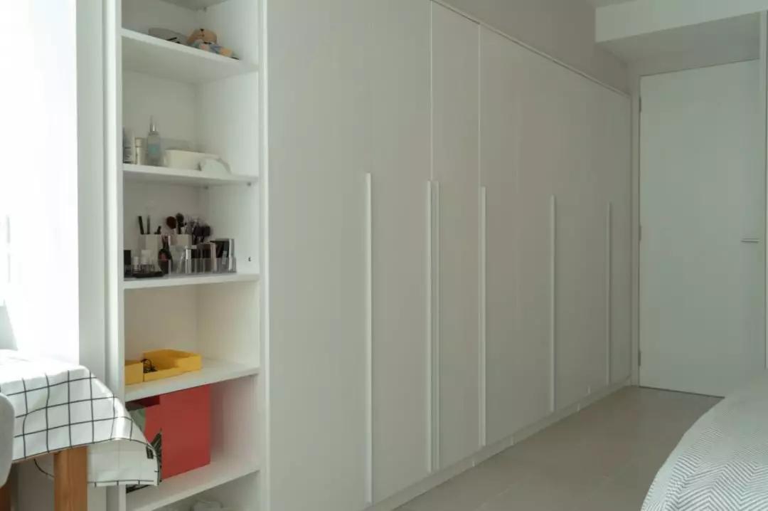 60㎡小屋，我们收了482件衣服，186双鞋子，412本书……