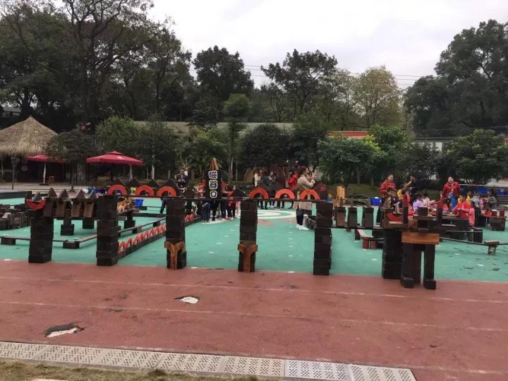 4.13重庆逐梦歌乐山上的“巴学园”探索“世界级乡村幼儿园