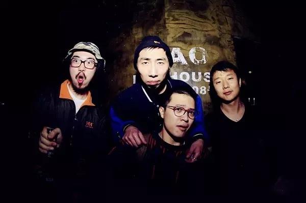 上海草莓基地挖草莓苗,超级草莓上海