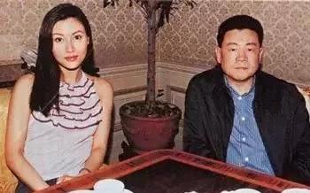 港圈女星是怎么被*养包**的？