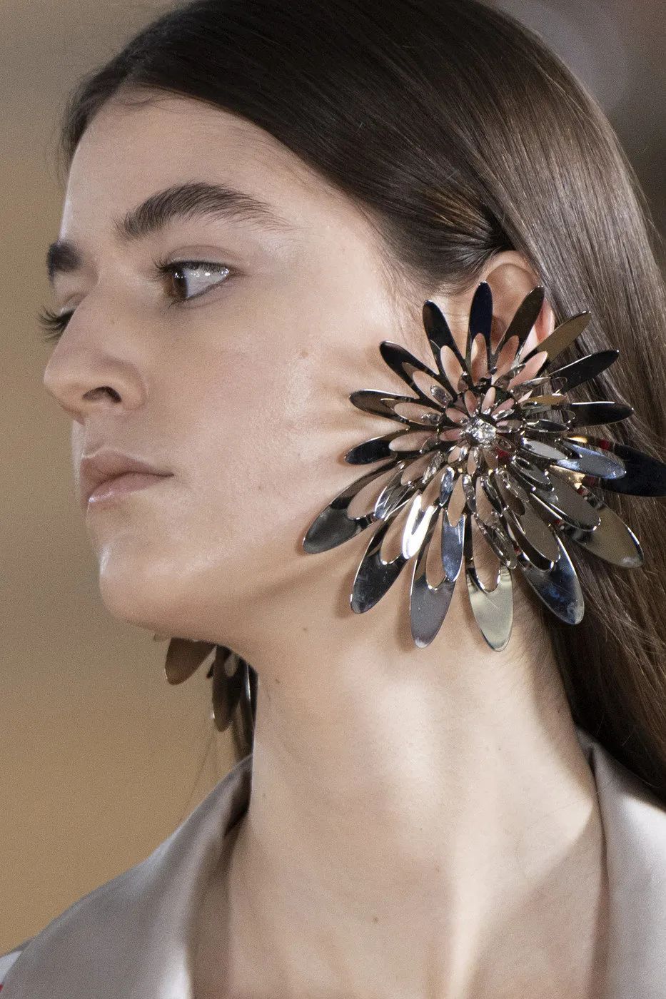 珍珠耳钉优雅永不过时,经典大方的耳钉