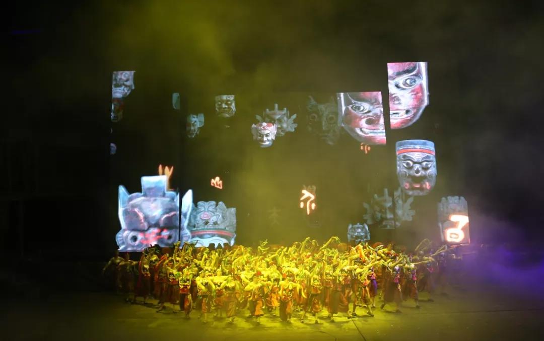 去凤凰古城有必要看演出吗,凤凰古城过度商业化