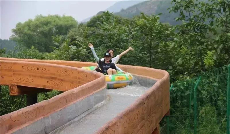 带你峡谷漂流感受一下夏天的气息,端午游玩清凉谷踏浪漂流清凉一夏